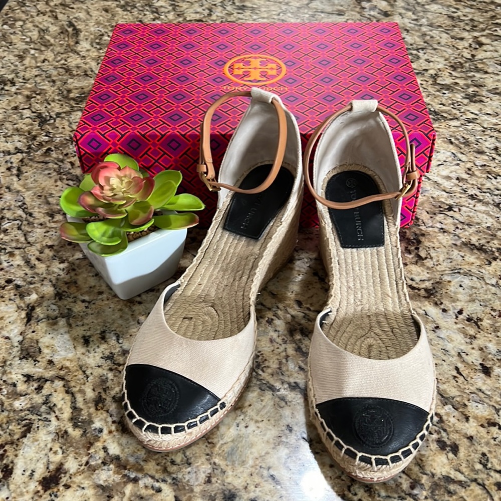 Tory Burch wedge espadrilles! 🌟